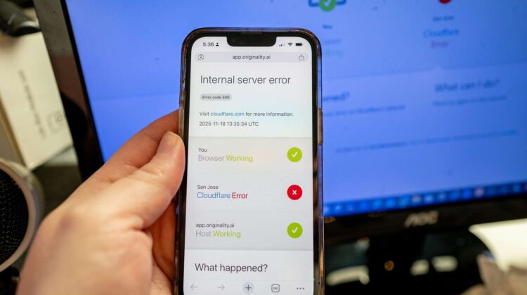 Gangguan Cloudflare membuat layanan global seperti ChatGPT, X, dan BMKG sempat tumbang, memicu kehebohan warganet yang menyebutnya sebagai “kiamat internet”.(Foto: Ist)