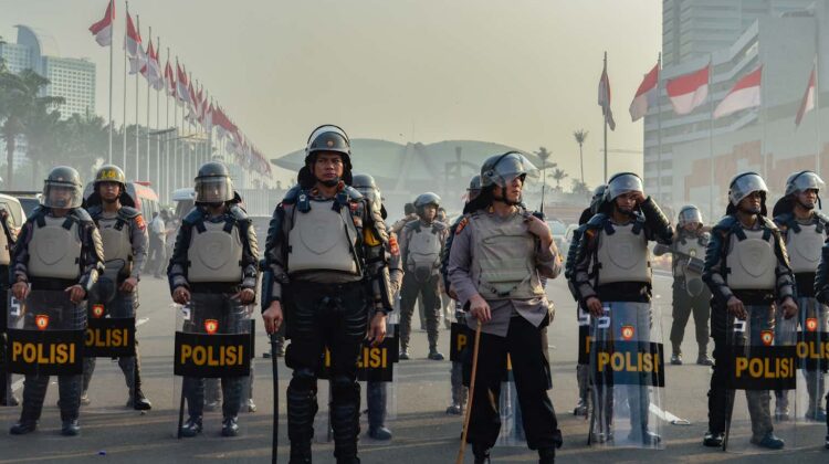 Haidar Alwi menilai reformasi Polri bukan soal gonta-ganti Kapolri, melainkan pembenahan kultur dan penguatan Polmas. Artikel ini mengulas bagaimana reformasi kultural jadi investasi jangka panjang untuk masa depan Indonesia.

