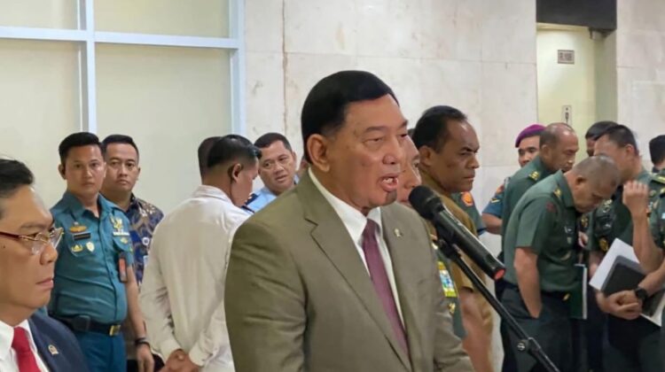 Menhan Sjafrie bakal turunkan TNI AD dan BAIS jaga kilang minyak BUMN mulai Desember 2025 biar ancaman langsung minggir sebelum sempat nongol.