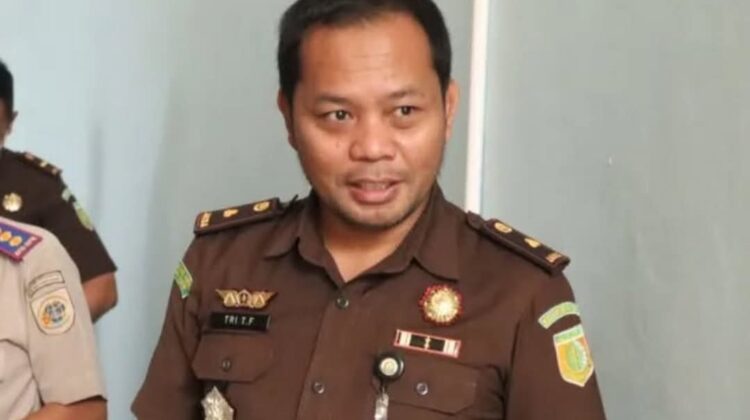 Kasi Datun Kejari Hulu Sungai Utara, Tri Taruna Fariadi, disebut kabur dan menabrak petugas KPK saat OTT di Kalimantan Selatan. Berikut profil dan rekam jejaknya.(Istimewa)
