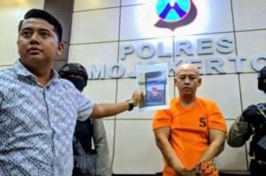 Polisi menangkap pria yang mengaku TNI AL dan menipu 16 perempuan bersuami lewat Facebook. Modusnya berujung di hotel hingga korban kehilangan barang berharga.(Istimewa)