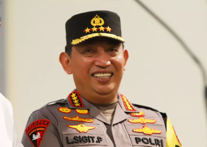 
					Meski Perpol 10/2025 telah diteken Kapolri, puluhan perwira aktif Polri masih menempati jabatan di kementerian dan lembaga di luar ketentuan. Pengamat menilai aturan ini belum ditegakkan secara konsisten.(Foto:Istimewa)