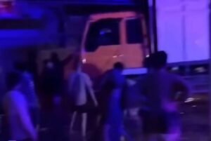 Kasus dugaan kekerasan seksual saat evakuasi banjir Aceh Tamiang memicu kemarahan warga. Polisi bertindak cepat mengamankan pelaku dan memulihkan kondisi korban.
