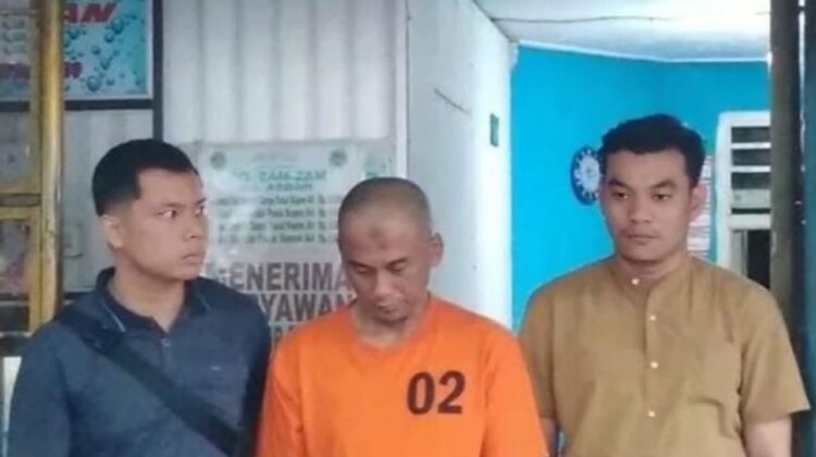 Seorang wanita berinisial SW tewas dibekap suaminya sendiri di Medan Helvetia setelah menolak ajakan berhubungan intim. Pelaku Asrizal mematikan CCTV, tidur di samping jenazah korban, lalu berpura-pura kaget di hadapan mertua. Kasus ini menyoroti potret kelam kekerasan dalam rumah tangga(Foto:Istimewa)