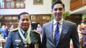 Isu reshuffle kabinet Presiden Prabowo kembali menguat. Sejumlah nama menteri dikabarkan masuk radar perombakan jilid kelima Kabinet Merah Putih.