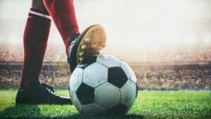 Talenta sepak bola Papua Tengah melimpah, tapi pembinaan jalan di tempat. Kritik ke PSSI, minim kompetisi usia dini, dan rangkap jabatan jadi sorotan.
