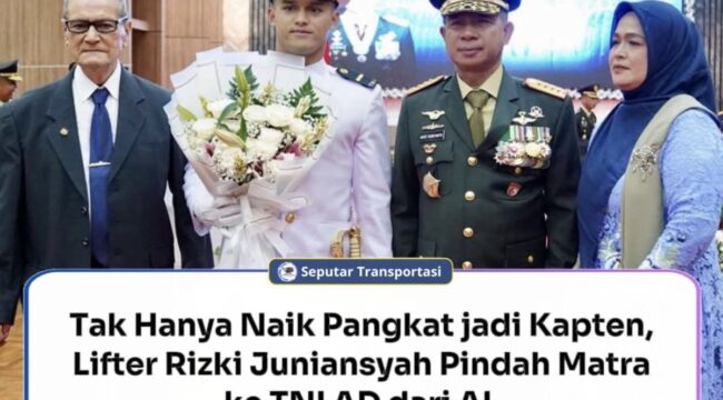 Atlet angkat besi Rizki Juniansyah menerima kenaikan pangkat luar biasa dari Letnan Dua menjadi Kapten dan berpindah matra dari TNI AL ke TNI AD.