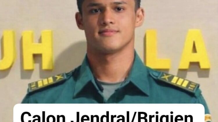 Lifter Indonesia Rizki Juniansyah, atlet angkat besi berusia 22 tahun, menyandang pangkat Kapten TNI AD dan digadang-gadang berpeluang menjadi brigadir jenderal termuda di Indonesia.