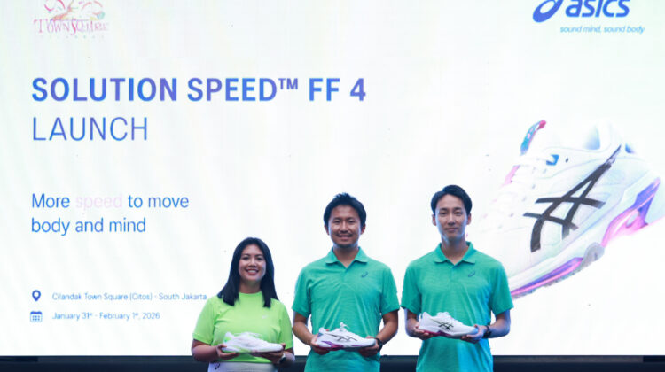 ASICS menghadirkan Melbourne Finals Weekend di Jakarta lewat mini lapangan tenis, peluncuran SOLUTION SPEED FF 4, dan ASICS Tennis Club. Tenis kini jadi gaya hidup urban.