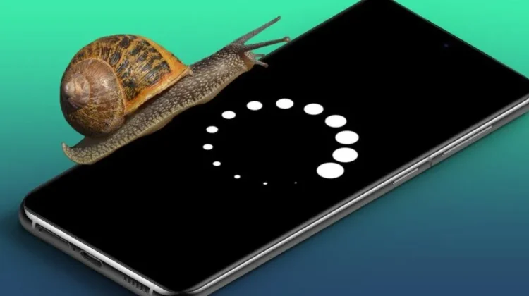 Penurunan performa smartphone dapat terjadi secara alami seiring usia pemakaian, meski tanpa pembaruan sistem operasi.(Foto: Ilustrasi)