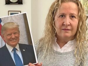 Seorang perempuan asal Turki mengaku sebagai anak kandung Presiden AS ke-47 Donald Trump. Ia siap membuktikan klaimnya lewat tes DNA dan menempuh jalur hukum demi mengetahui asal-usulnya.