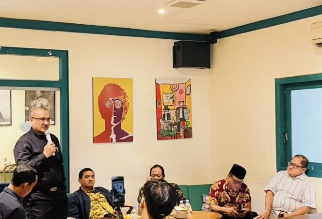 
					Diskusi Komrad Pancasila membahas wacana reposisi Polri dan implikasinya terhadap demokrasi serta amanat Reformasi 1998 di Jakarta, Jumat (6/2/2026).