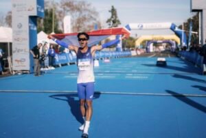 Atlet ASICS Indonesia Robi Syianturi memecahkan rekor marathon nasional dan Asia Tenggara di Sevilla Marathon 2026 dengan catatan waktu 2 jam 13 menit 18 detik.