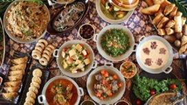 Buka puasa bukan ajang balas dendam. Ini 6 makanan yang sering bikin perut kaget dan gonk saat berbuka puasa, dari gorengan sampai minuman manis.