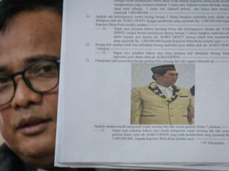 Polda NTB resmi menetapkan Koko Erwin sebagai tersangka kasus narkoba yang menyeret eks Kapolres Bima Kota AKBP Didik Putra Kuncoro. Bandar sabu ini kini masih dalam pencarian polisi.(Antara)