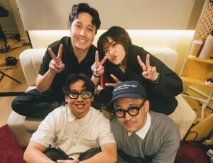 Isyana Sarasvati bersama MAKO• dan duo TADI merilis single kolektif “Tunggu Aku” di bawah REDROSE Records, lagu tentang pulang, jarak, dan penantian yang hangat.(Foto:Istimewa)