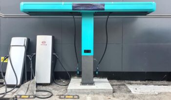 BYD mulai menyebarkan Megawatt Flash Charging Pile dengan daya hingga 1 MW. Teknologi ini diklaim mampu mengisi baterai mobil listrik hanya 5 menit untuk jarak tempuh hingga 400 kilometer.