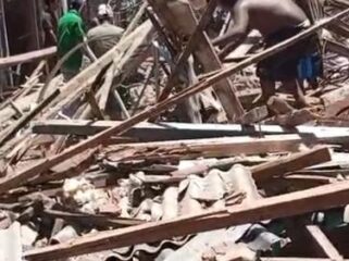 Ledakan petasan di Dusun Mimbo, Situbondo, menewaskan dua orang termasuk remaja 15 tahun. Lima korban luka bakar dan patah tulang kini berangsur membaik.(Istimewa)