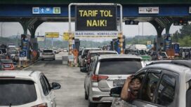 Tarif Tol Batang-Semarang resmi naik hingga sekitar 29 persen mulai 7 Maret 2026. Kenaikan ini membuat biaya mudik Lebaran makin mahal bagi pengendara. Simak rincian tarif terbarunya.
