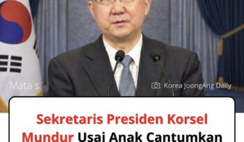 Kim Jin-kook, pejabat senior di kantor Presiden Korea Selatan, mengundurkan diri setelah putranya mencantumkan jabatan ayahnya dalam CV lamaran kerja dan memicu kritik publik.