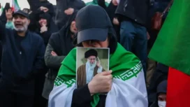 Majelis Ahli Iran mulai proses pemilihan Pemimpin Tertinggi baru menyusul wafatnya Ali Khamenei. Ali Larijani menyebut langkah ini sesuai Pasal 111 Konstitusi Iran di tengah eskalasi konflik kawasan.