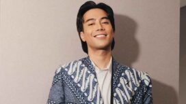 Penyanyi Vidi Aldiano meninggal dunia pada 7 Maret 2026 setelah enam tahun berjuang melawan kanker ginjal. Suami Sheila Dara Aisha itu menghembuskan napas terakhir pada pukul 16.33 WIB didampingi keluarga.