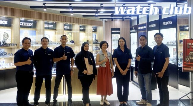 Watch Club resmi buka store ke-41 di Puri Indah Mall Jakarta Barat dengan diskon hingga 40%, hadiah spesial, dan koleksi jam tangan original dari brand internasional.(Doc.Watch Club)
