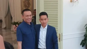 Usai bertemu Wapres Gibran, Rismon Sianipar menyebut hasil kajian terbarunya menunjukkan ijazah Jokowi asli.(Istimewa)