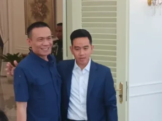 Usai bertemu Wapres Gibran, Rismon Sianipar menyebut hasil kajian terbarunya menunjukkan ijazah Jokowi asli.(Istimewa)