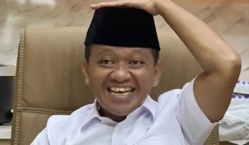 Bahlil Lahadalia ungkap Indonesia telah mengamankan sumber minyak baru di tengah krisis Selat Hormuz. Pemerintah pastikan stok BBM tetap aman meski rantai pasok global terganggu.(Foto:Istimewa)