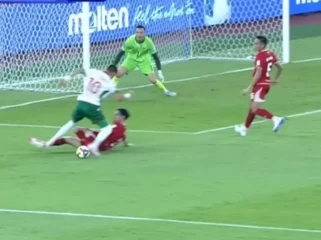 Timnas Indonesia kalah 0-1 dari Bulgaria di final FIFA Series 2026 lewat gol penalti Marin Petkov. Dominasi Garuda tak cukup untuk hindari kekalahan di GBK.(Istimewa)