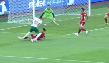 Timnas Indonesia kalah 0-1 dari Bulgaria di final FIFA Series 2026 lewat gol penalti Marin Petkov. Dominasi Garuda tak cukup untuk hindari kekalahan di GBK.(Istimewa)