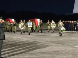 Dua prajurit TNI yang gugur dalam misi perdamaian PBB di Lebanon tiba di Yogyakarta dan disambut upacara militer. Suasana haru iringi kepulangan terakhir menuju Magelang dan Kulon Progo.(Istimewa)