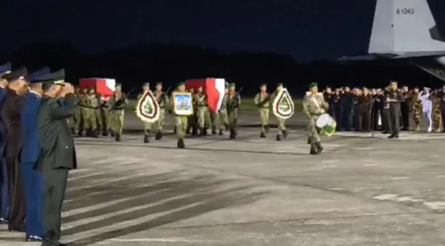 Dua prajurit TNI yang gugur dalam misi perdamaian PBB di Lebanon tiba di Yogyakarta dan disambut upacara militer. Suasana haru iringi kepulangan terakhir menuju Magelang dan Kulon Progo.(Istimewa)