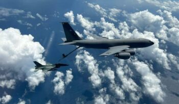 Dokumen bocor soal izin pesawat militer AS lintasi udara Indonesia memicu sorotan, DPR tegaskan belum ada konfirmasi resmi dari pemerintah.(Istimewa)