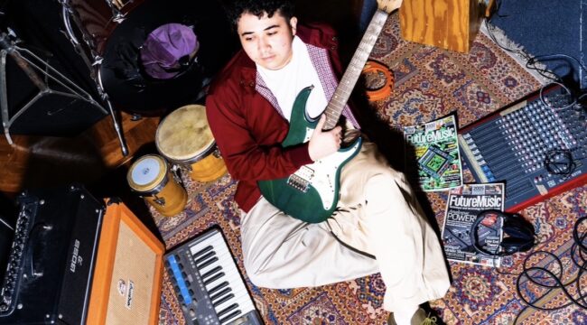 The Candle Light Children kembali lewat “Mangoes”, single pembuka menuju album debut “No Vacancy” yang mengangkat tema escapism dan pencarian makna hidup.