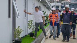 Pemerintah mulai menata hunian warga bantaran rel di Pasar Senen dengan fasilitas layak. Proyek ini jadi langkah awal penataan kawasan rel secara nasional.(Seskab)