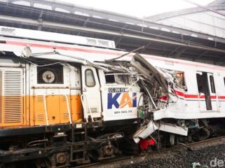 Sebanyak 17 korban kecelakaan KRL Bekasi Timur masih dirawat di RSUD CAM, 3 jalani operasi dan 2 dirujuk ke RS tipe A karena kondisi serius.