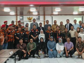 BPPH PP Kota Bekasi bersama korban saat usai mengadu ke Majelis Disiplin Profesi.