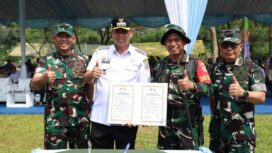 Tri Adhianto bersama TNI saat membuka program TMMD ke-128