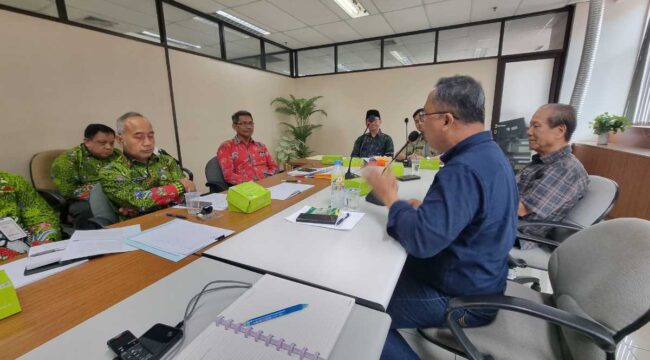 Forum Komunikasi Warga Kalibata City saat mediasi bersama Suku Dinas Perumahan Rakyat dan Kawasan Permukiman Jakarta Selatan.