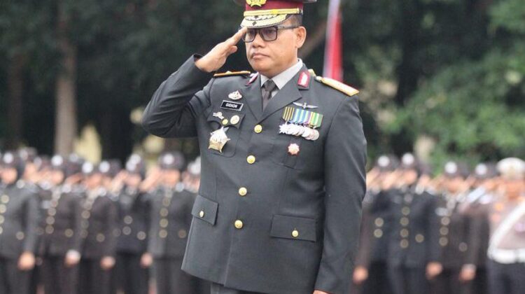 Wakapolda Sultra Brigjen Pol Gidion Arif Setyawan memimpin Upacara Harkitnas 2026. (Foto: Bidhumas Polda Sultra)