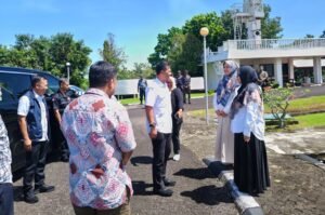 Wakil Kepala BRIN Laksdya TNI (Purn) Amarulla Octavian Tinjau Stasiun Bumi BRIN Parepare. (Foto: Istimewa)