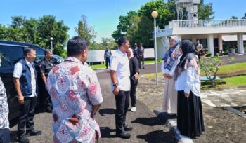 Wakil Kepala BRIN Laksdya TNI (Purn) Amarulla Octavian Tinjau Stasiun Bumi BRIN Parepare. (Foto: Istimewa)