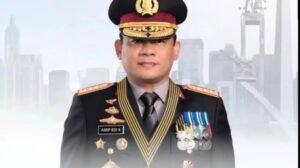 Kapolda Metro Jaya Asep Edi Suheri resmi naik pangkat menjadi Komisaris Jenderal Polisi atau bintang tiga. Kapolri menyebut keputusan itu merupakan arahan Presiden Prabowo Subianto.(Istimewa)