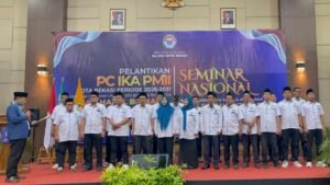 Momen ikrar sumpah saat pelantikan PC IKA PMII 2026-2031.