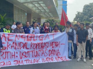 GMNI Jakarta dan HMI menggelar aksi meminta audit proyek KDMP. Mahasiswa menyoroti dugaan selisih anggaran dan pentingnya transparansi program desa.(istimewa)