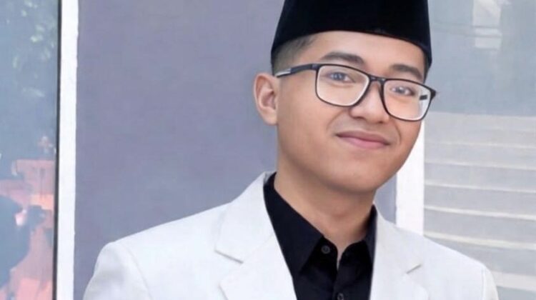 Seorang pelajar dari PII Sumsel mengajak publik melihat Program Makan Bergizi Gratis (MBG) dari sisi tata kelola, efektivitas, dan prioritas anggaran. Bukan soal menolak, melainkan memastikan program berjalan tepat sasaran.(istimewa)