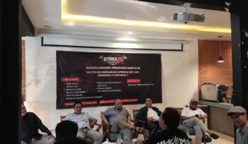 Bjorka ’98 menggelar diskusi soal militerisme dan supremasi sipil. Para narasumber mengingatkan pentingnya pengawasan publik agar semangat Reformasi 1998 tidak sekadar menjadi kenangan.(istimewa)