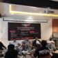 Bjorka ’98 menggelar diskusi soal militerisme dan supremasi sipil. Para narasumber mengingatkan pentingnya pengawasan publik agar semangat Reformasi 1998 tidak sekadar menjadi kenangan.(istimewa)